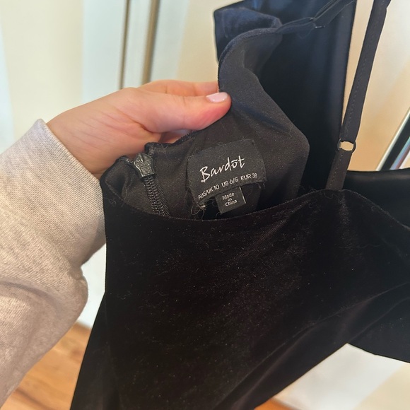 PRISTINE VELOUR BLACK MIDI DRESS WITH SLIT. EU 38 - Picture 4 of 5